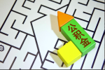 我是外地人离开上海很久了在上海的公积金可以选择代办代提取吗？